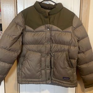 Patagonia Two-Tone Green and Tan Puffer Jacket